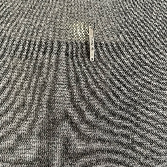 Lululemon size 4 wrap - Picture 4 of 4